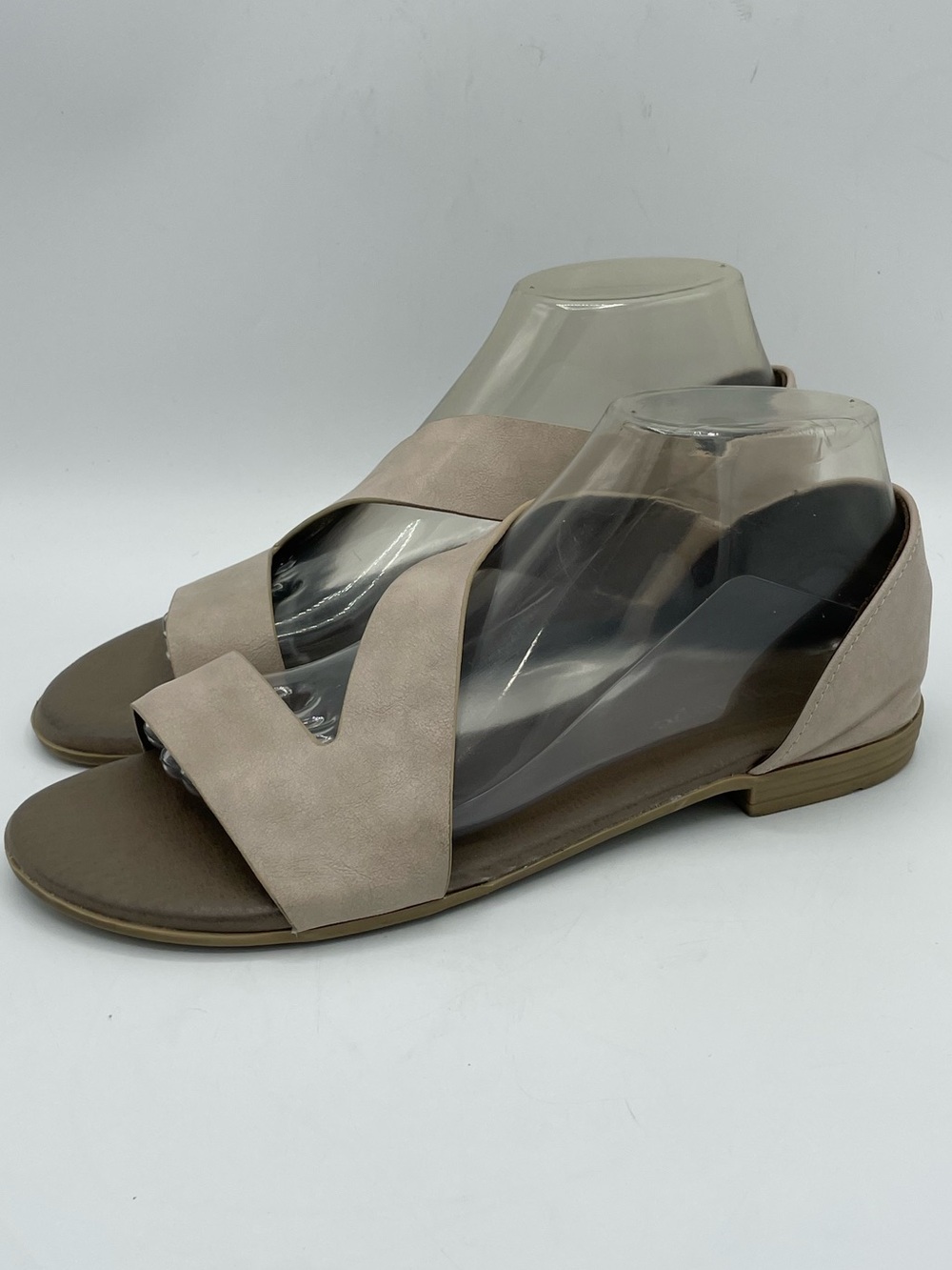 Antelope TO3 Screamer Beige Crisscross Open-Toe Sandals.